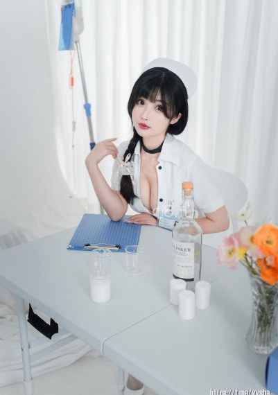 车里教练一口咬住我的奶_DVD手机在线看